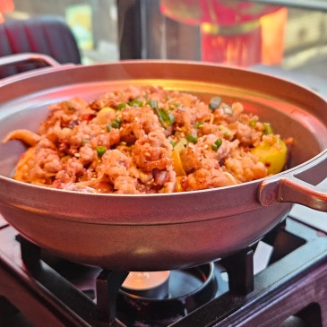 건대 마라 맛집 ‘용호사’ 사천마라주점에서 마라샹궈와 백주 페어링